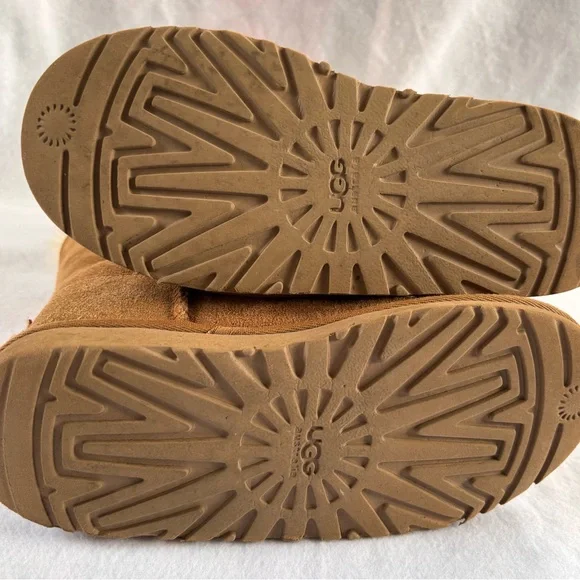UGG Tan Kids Boots Size 3 - Picture 4 of 4